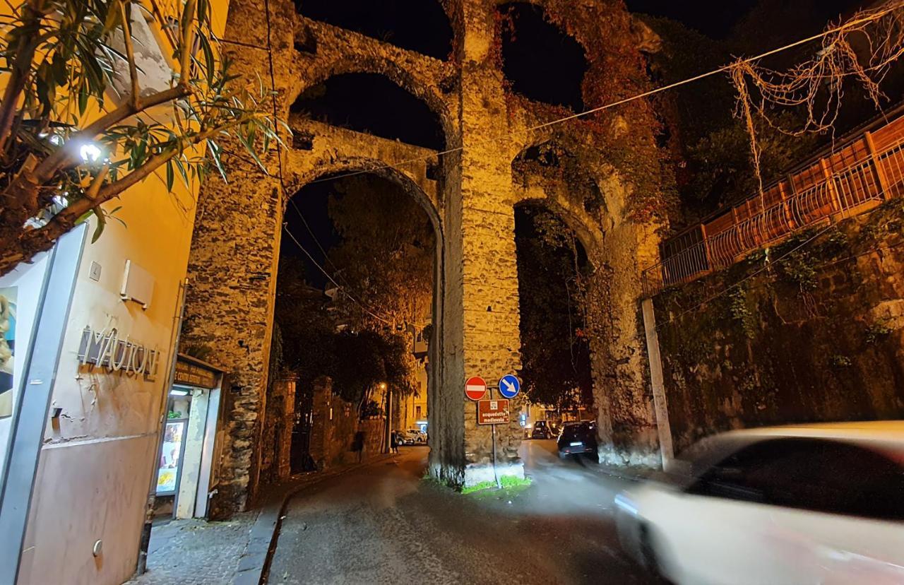 La Casa Sugli Archi Bed & Breakfast Salerno Dış mekan fotoğraf